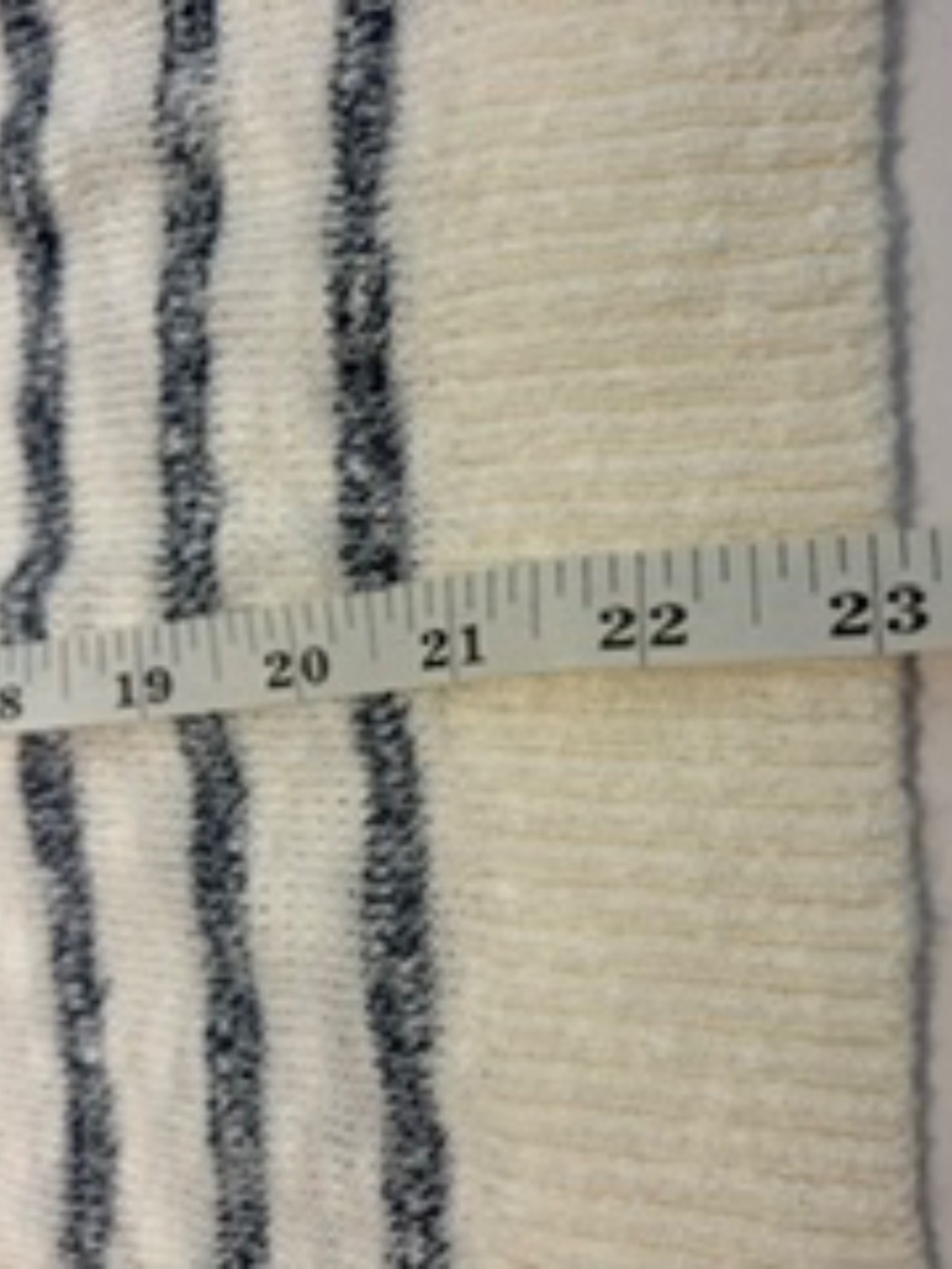 J. CREW Beach Sweater, Size M - Picture 6 of 8